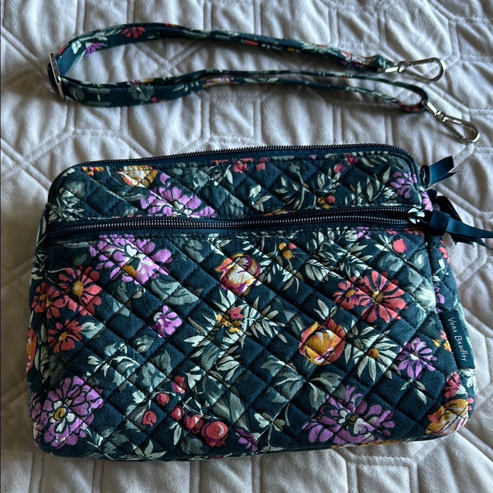 VERA BRADLEY Shoulder or Crossbody 3 section Green Floral purse bag